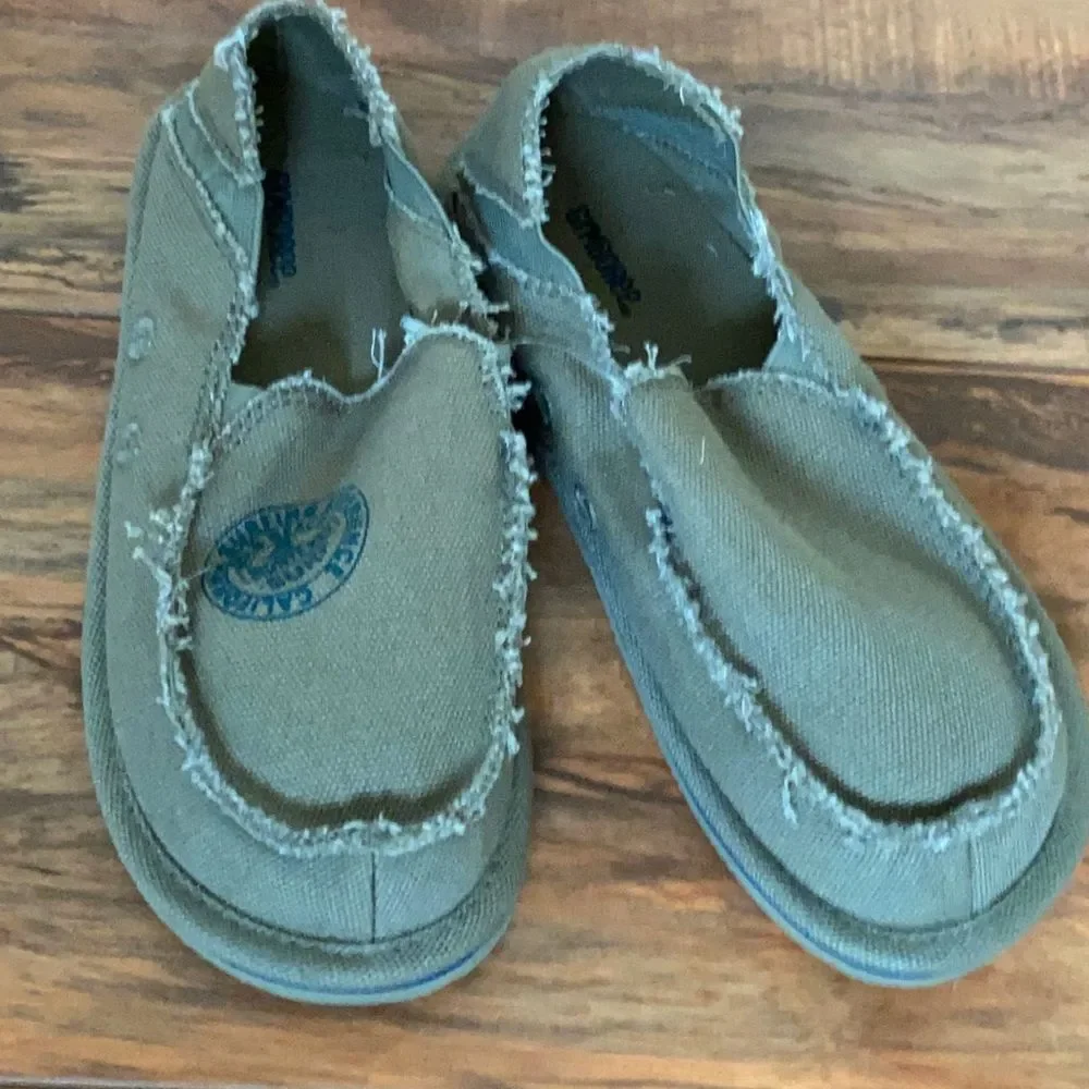 NWOT Gymboree Kids shoes Sz13